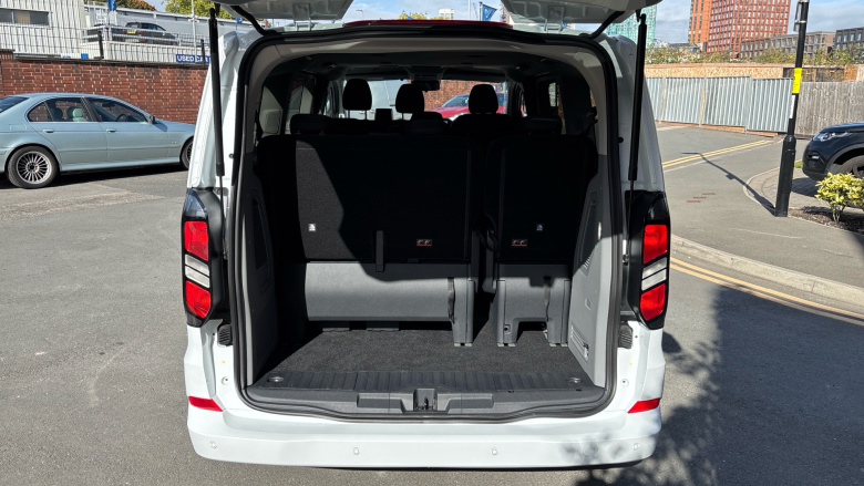 Ford Tourneo Custom 320 L1 Diesel Fwd 2.0 EcoBlue 136ps H1 Titanium 8 seater Auto